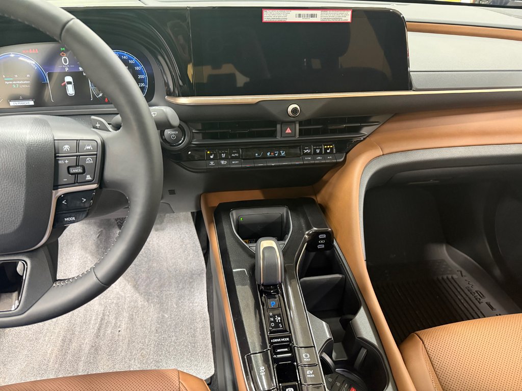 Toyota Crown Signia Limited 2025 à Cowansville, Québec - 21 - w1024h768px