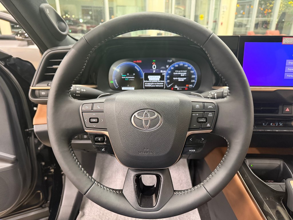 Toyota Crown Signia Limited 2025 à Cowansville, Québec - 22 - w1024h768px