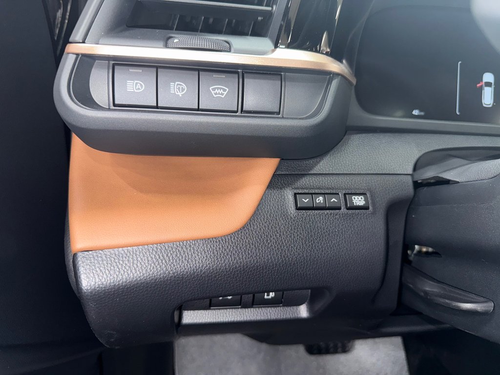 Toyota Crown Signia Limited 2025 à Cowansville, Québec - 19 - w1024h768px