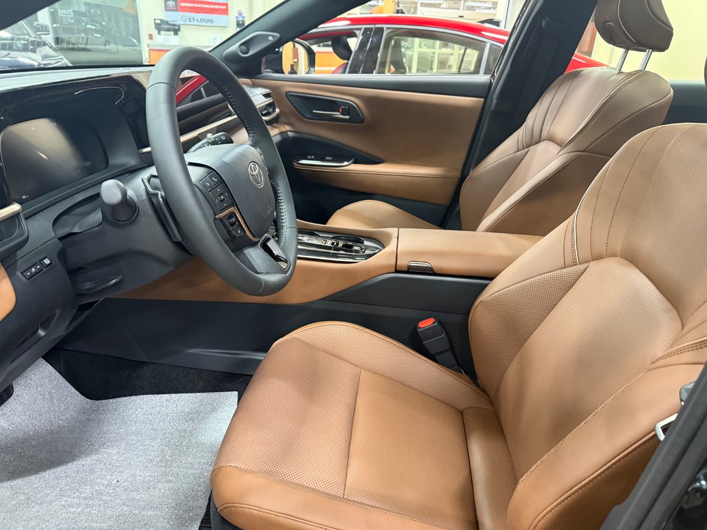 Toyota Crown Signia Limited 2025 à Cowansville, Québec - 15 - w1024h768px