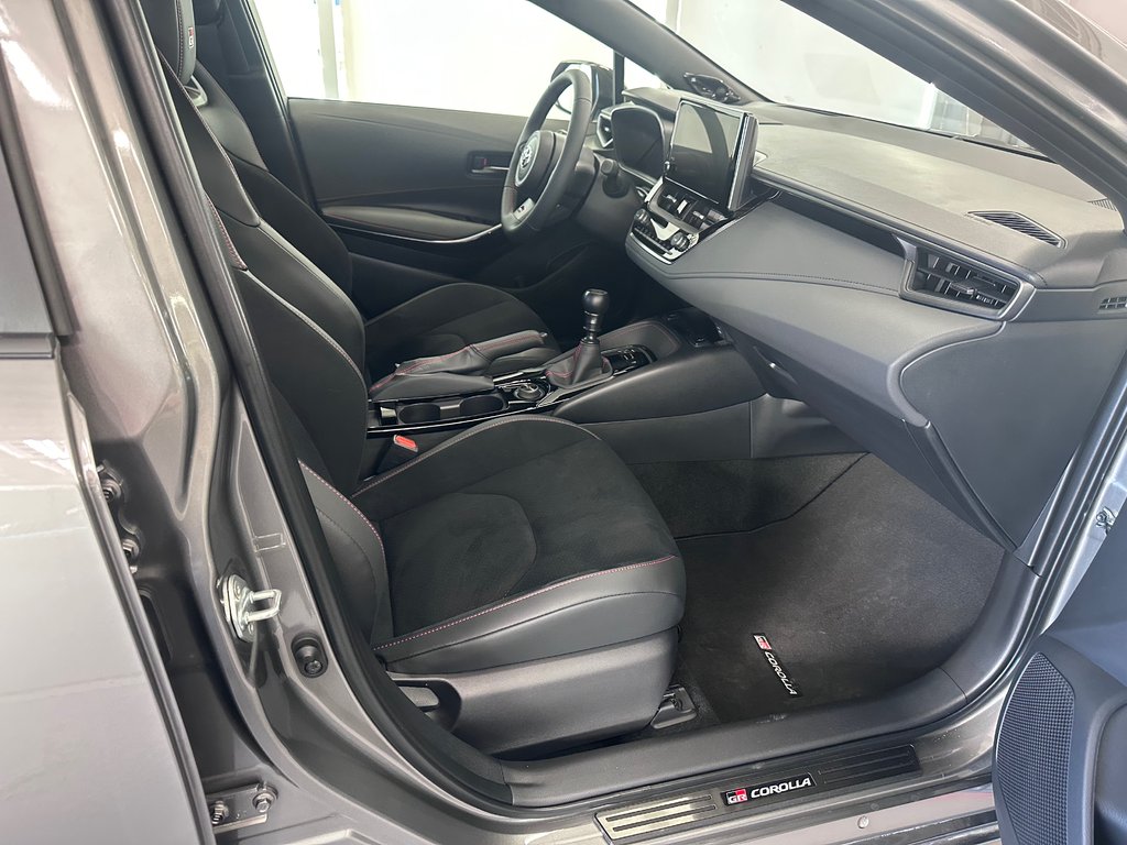 Toyota GR Corolla Premium AWD Beaucoup d'option ajouté 2025 à Cowansville, Québec - 19 - w1024h768px