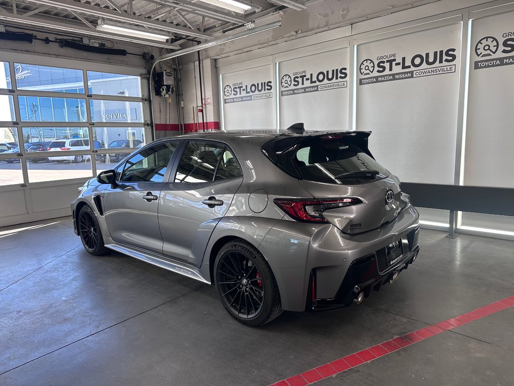 Toyota GR Corolla Premium AWD Beaucoup d'option ajouté 2025 à Cowansville, Québec - 4 - w1024h768px