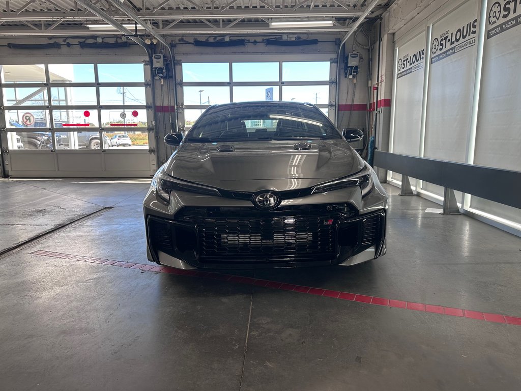 Toyota GR Corolla Premium AWD Beaucoup d'option ajouté 2025 à Cowansville, Québec - 11 - w1024h768px