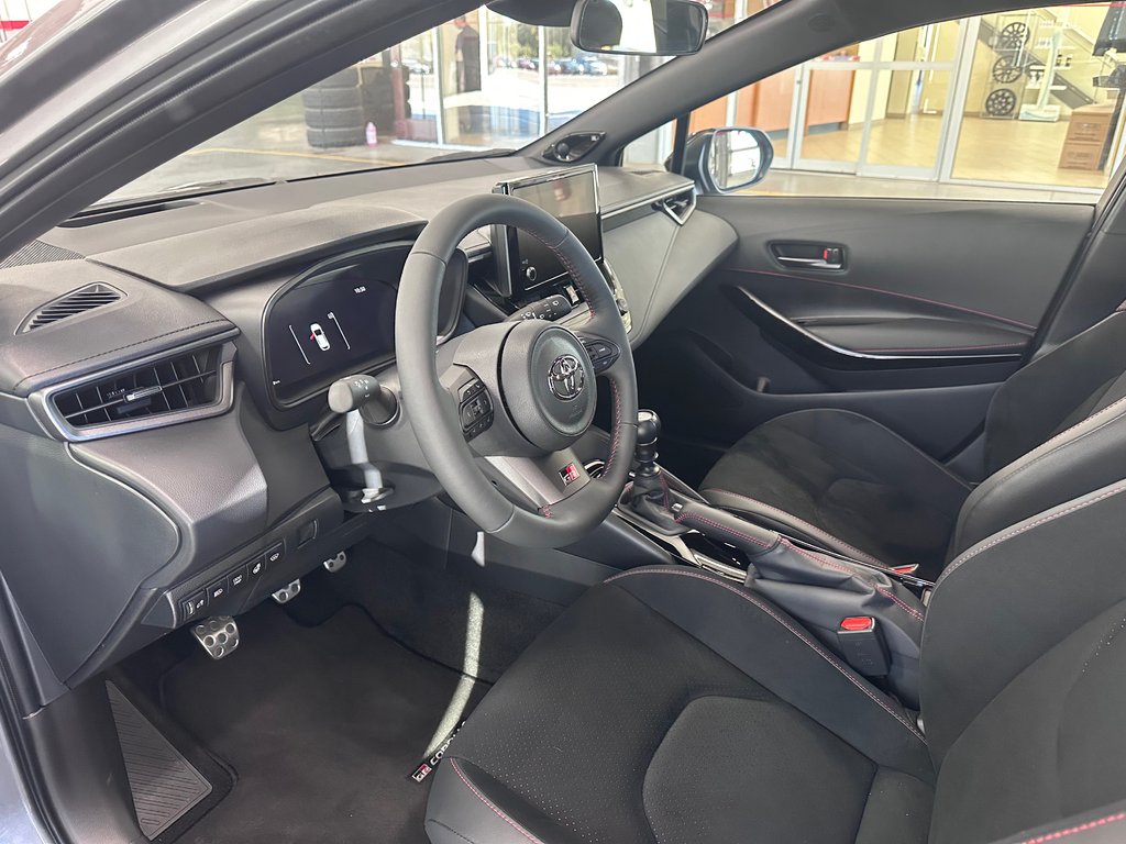 Toyota GR Corolla Premium AWD Beaucoup d'option ajouté 2025 à Cowansville, Québec - 22 - w1024h768px