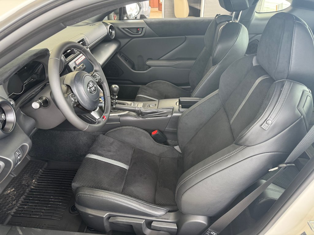 Toyota GR86 Premium Manuelle 2025 à Cowansville, Québec - 9 - w1024h768px