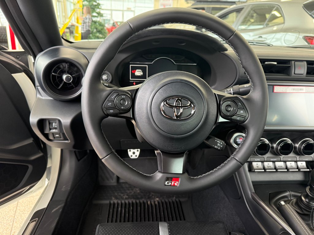 Toyota GR86 Premium Manuelle 2025 à Cowansville, Québec - 12 - w1024h768px