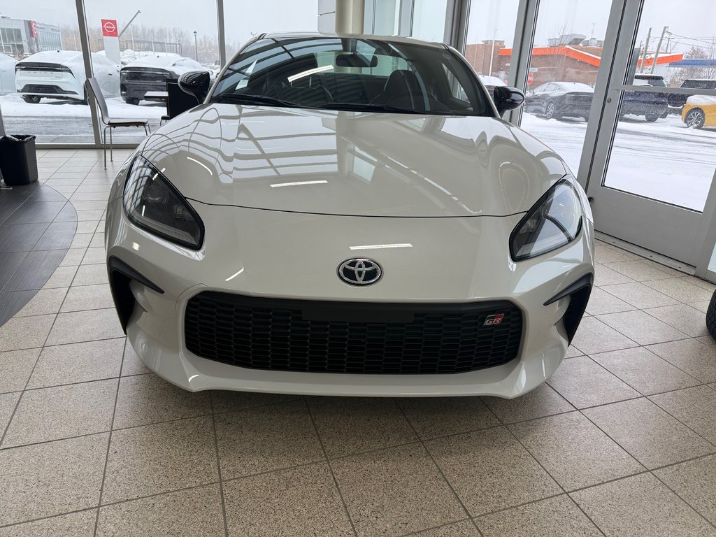 Toyota GR86 Premium Manuelle 2025 à Cowansville, Québec - 2 - w1024h768px