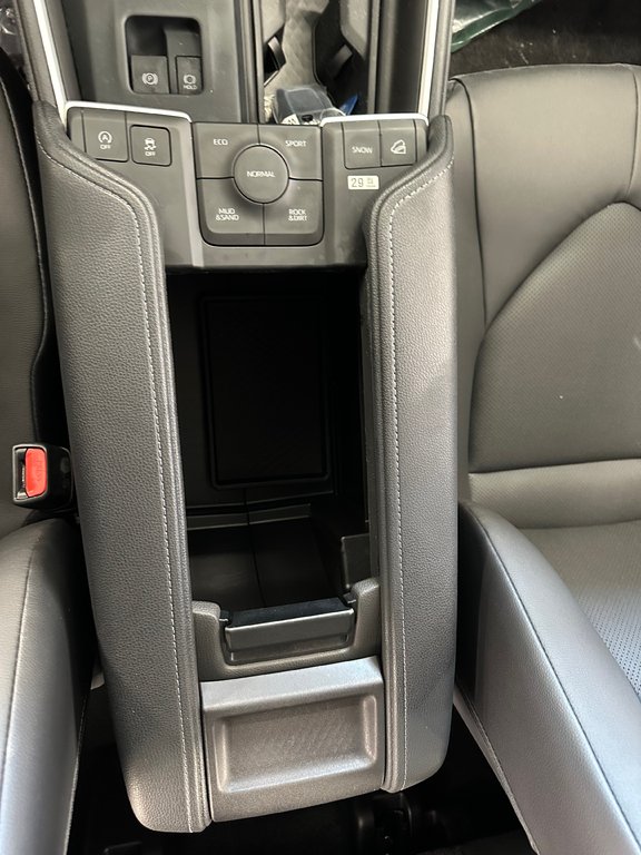 Toyota Grand Highlander XLE AWD 2025 à Cowansville, Québec - 12 - w1024h768px