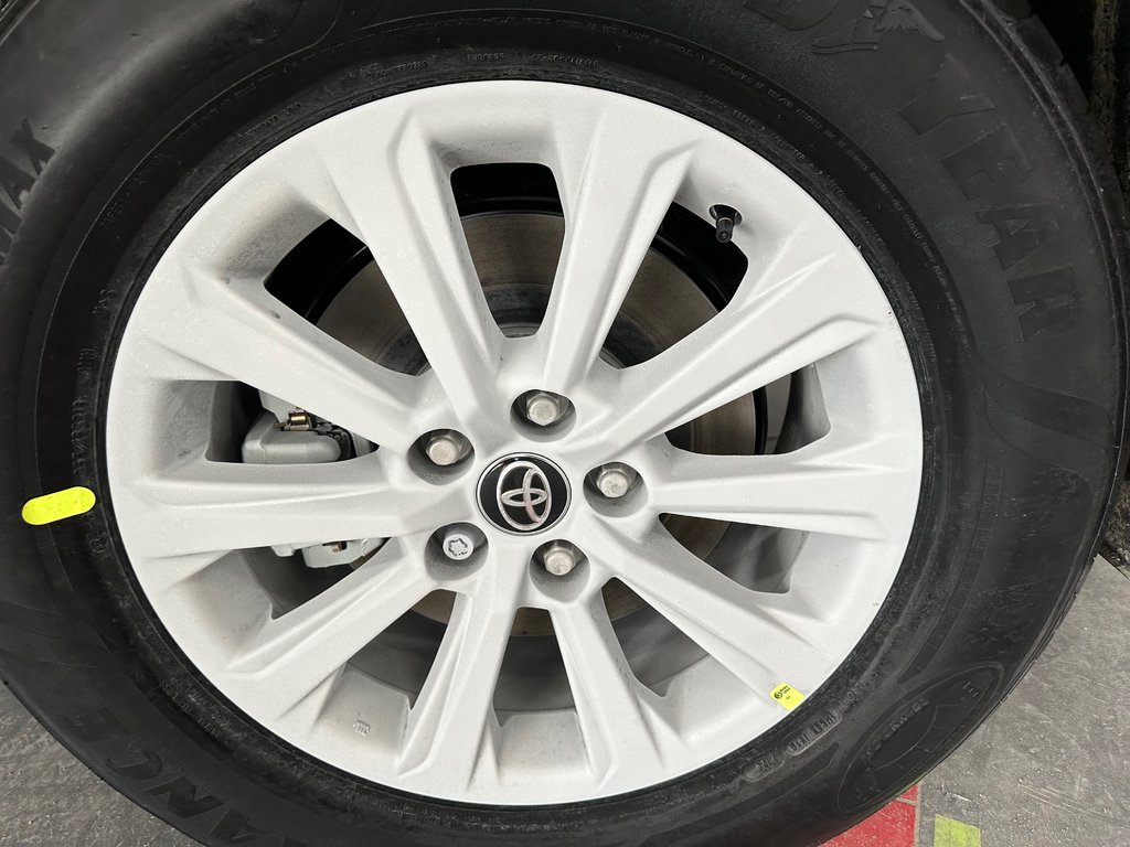 Toyota Grand Highlander XLE AWD 2025 à Cowansville, Québec - 11 - w1024h768px