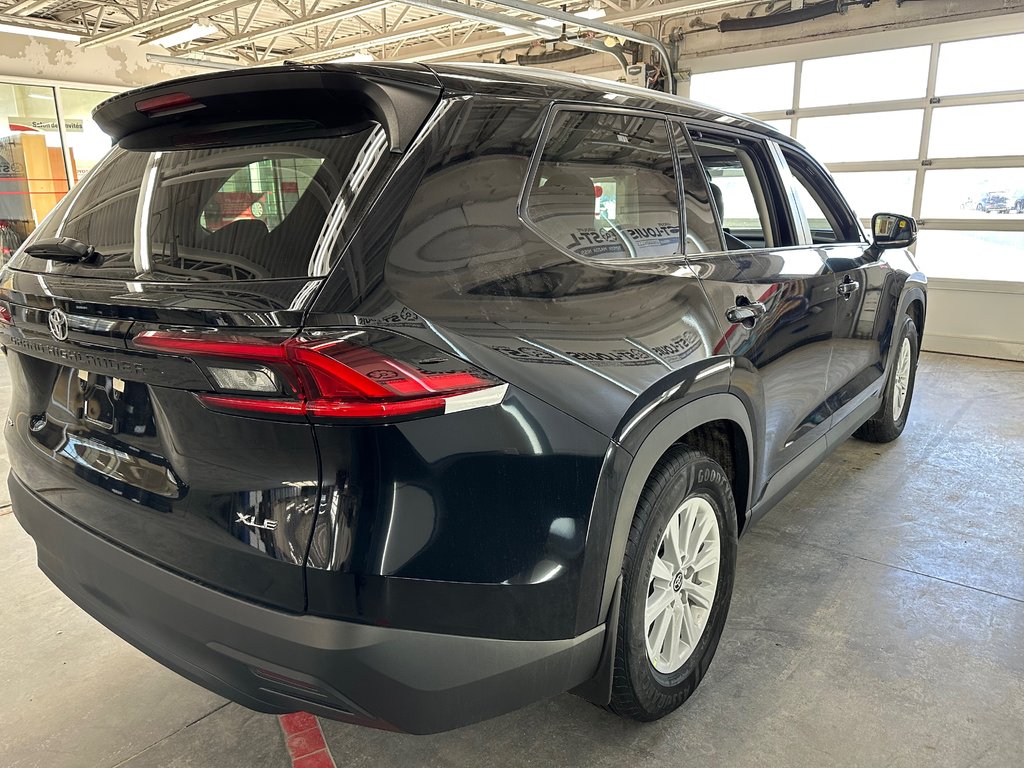 Toyota Grand Highlander XLE AWD 2025 à Cowansville, Québec - 4 - w1024h768px