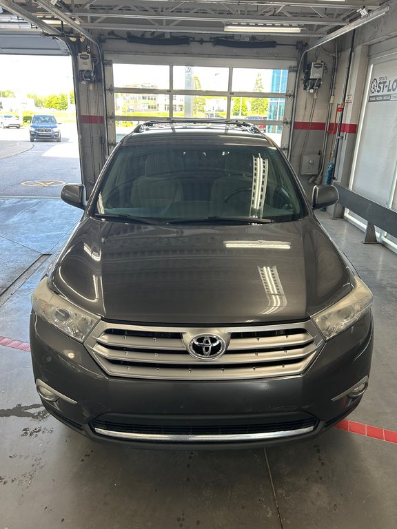 2012 Toyota Highlander LE / 4WD in Cowansville, Quebec - 13 - w1024h768px