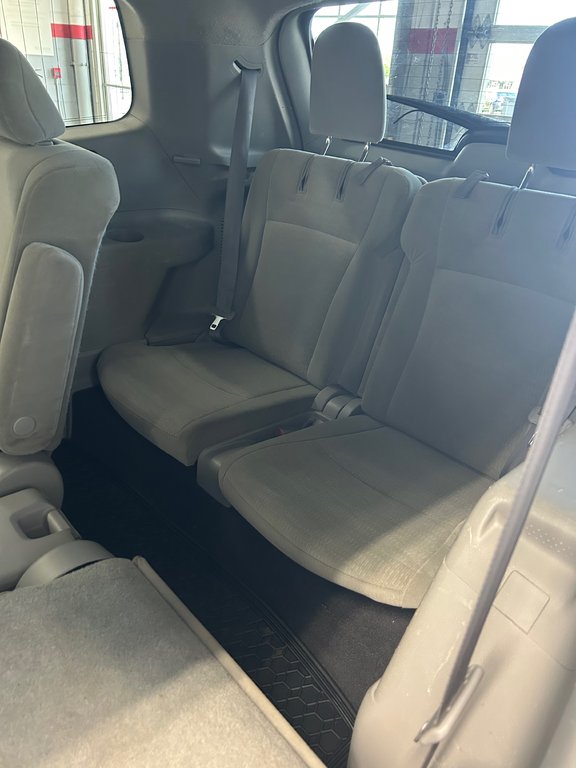 2012 Toyota Highlander LE / 4WD in Cowansville, Quebec - 15 - w1024h768px