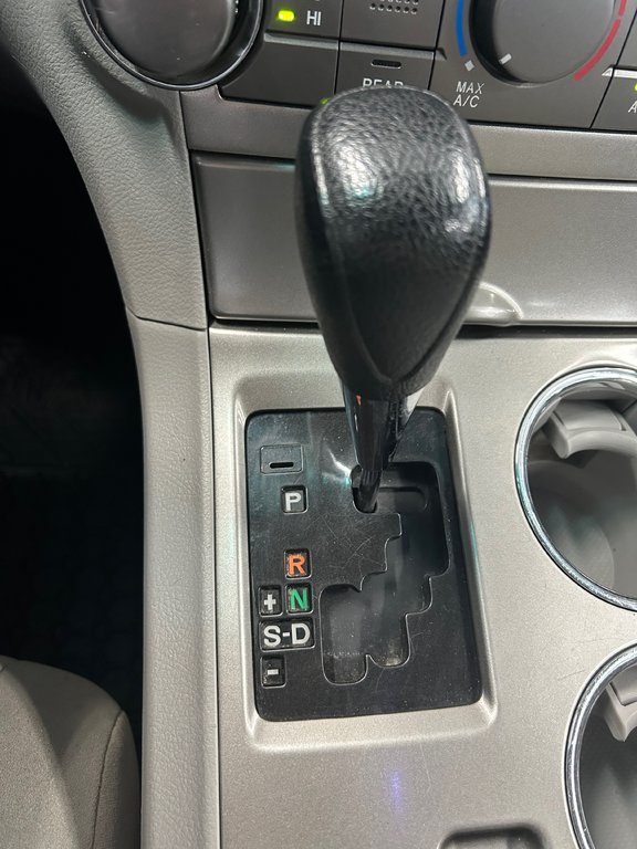 2012 Toyota Highlander LE / 4WD in Cowansville, Quebec - 29 - w1024h768px
