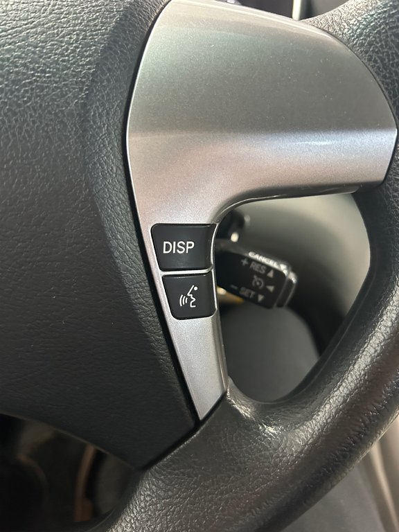 2012 Toyota Highlander LE / 4WD in Cowansville, Quebec - 36 - w1024h768px