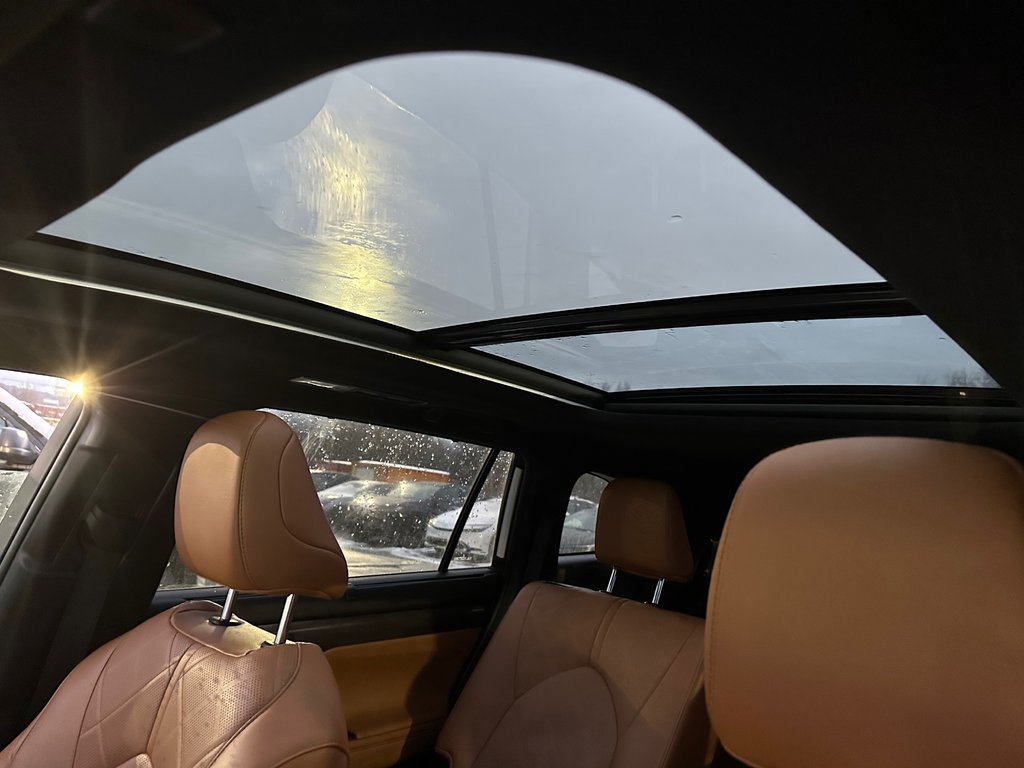 Toyota Highlander Limited AWD 2024 à Cowansville, Québec - 17 - w1024h768px