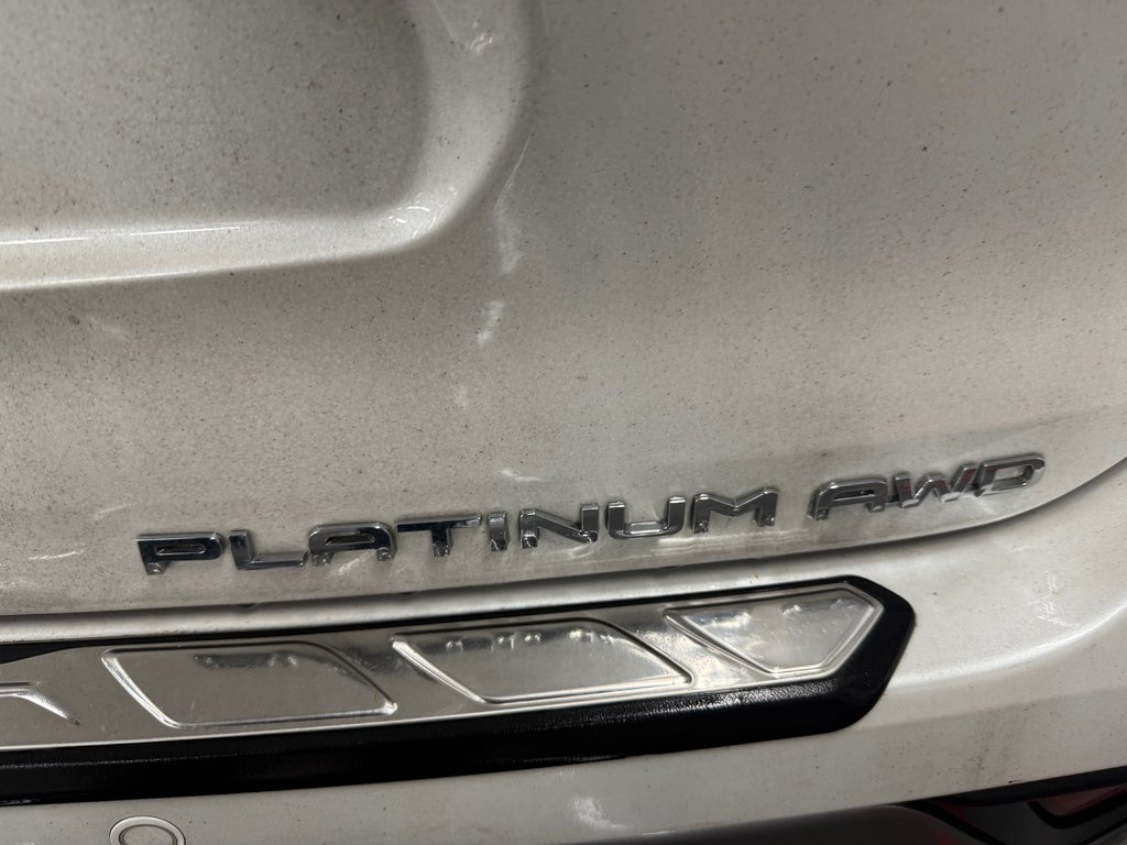 2024 Toyota Highlander Limited AWD in Cowansville, Quebec - 6 - w1024h768px