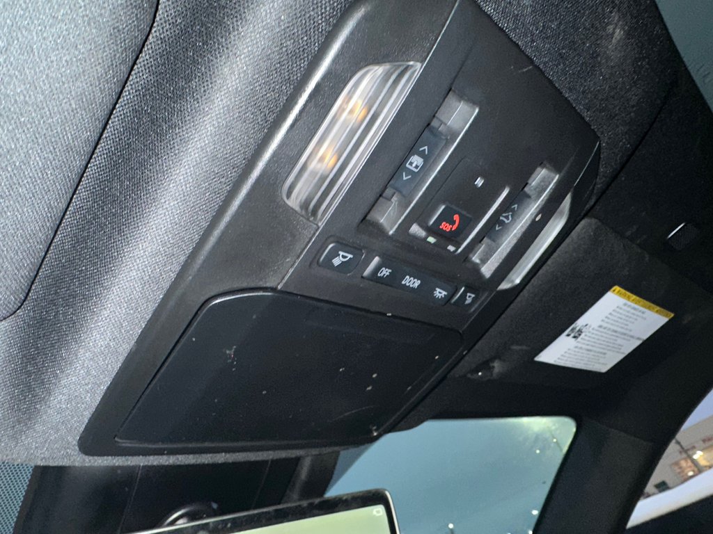 Toyota Highlander Limited AWD 2024 à Cowansville, Québec - 15 - w1024h768px