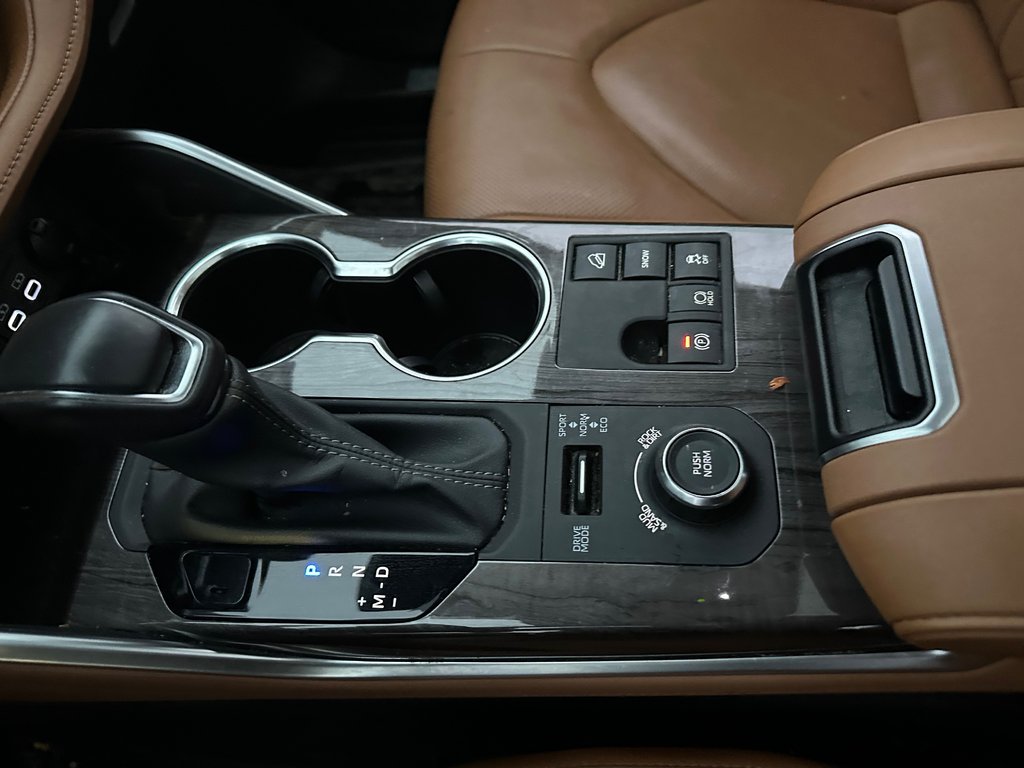 Toyota Highlander Limited AWD 2024 à Cowansville, Québec - 6 - w1024h768px
