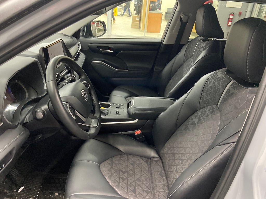 Toyota Highlander Hybrid XLE 2024 à Cowansville, Québec - 35 - w1024h768px