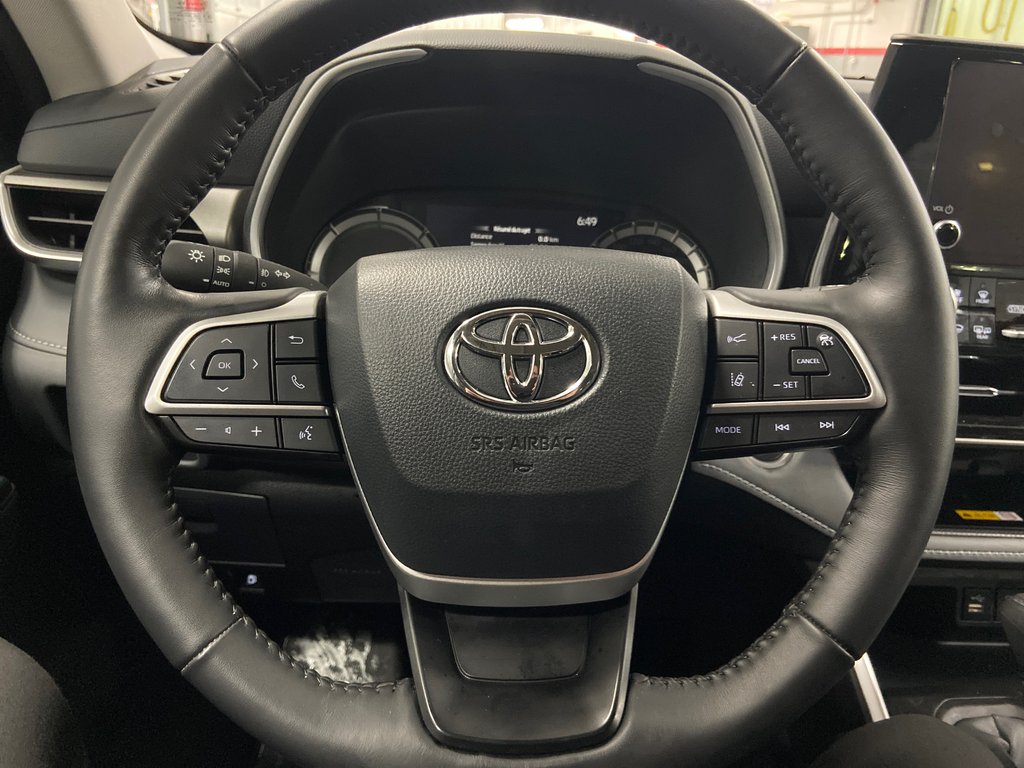 Toyota Highlander Hybrid XLE 2024 à Cowansville, Québec - 50 - w1024h768px