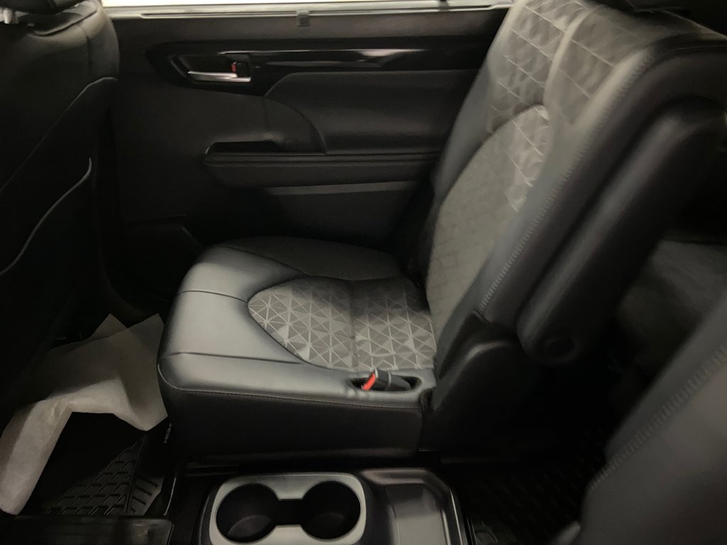 Toyota Highlander Hybrid XLE 2024 à Cowansville, Québec - 30 - w1024h768px