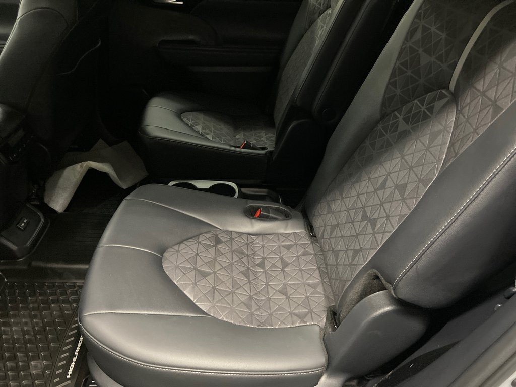 Toyota Highlander Hybrid XLE 2024 à Cowansville, Québec - 29 - w1024h768px