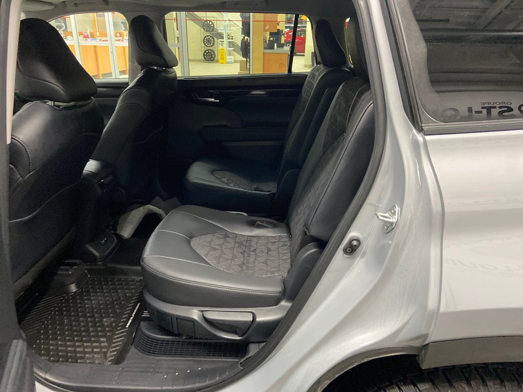 Toyota Highlander Hybrid XLE 2024 à Cowansville, Québec - 28 - w1024h768px