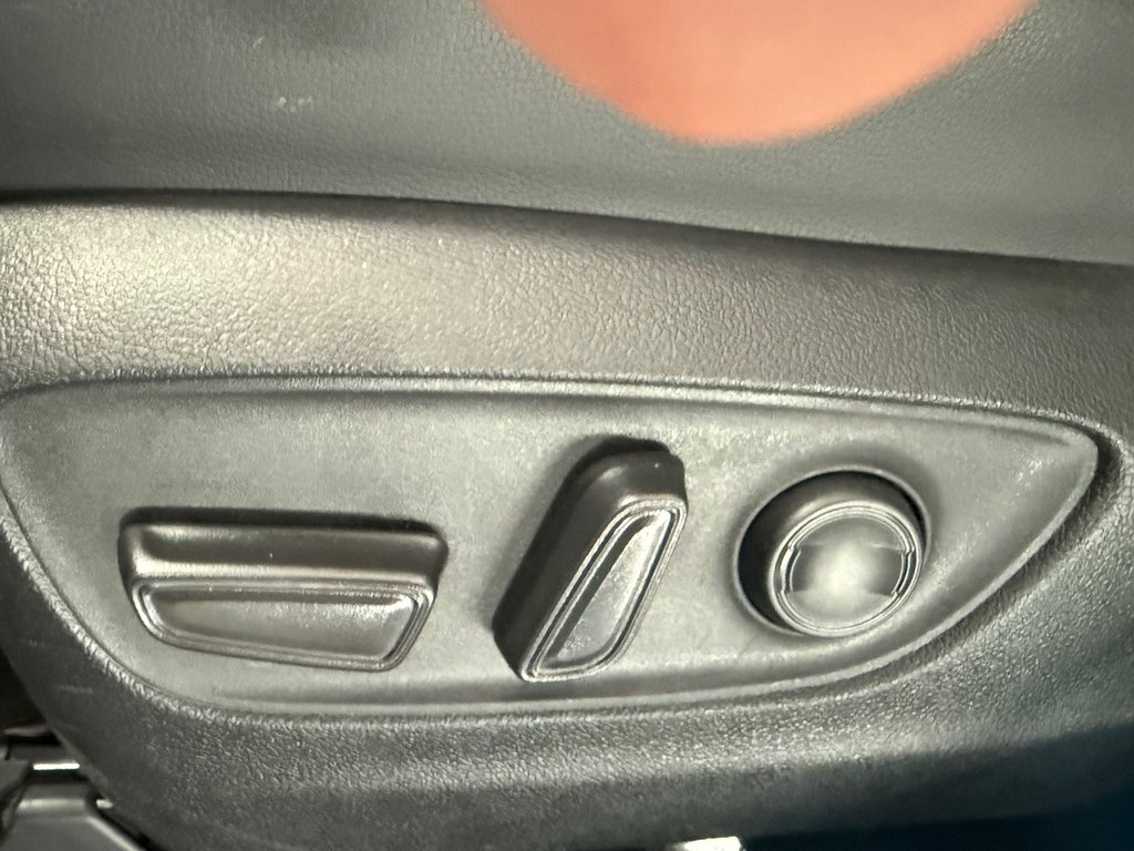 2025 Toyota Highlander XLE AWD in Cowansville, Quebec - 19 - w1024h768px