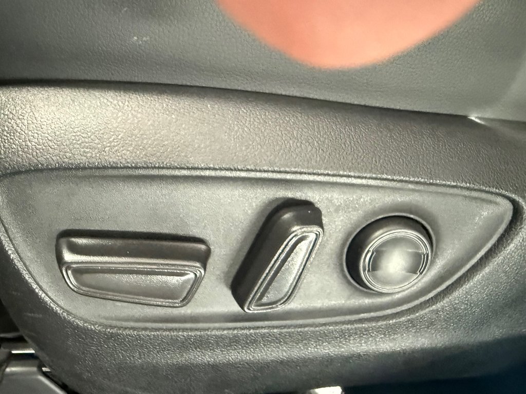 2025 Toyota Highlander XLE AWD in Cowansville, Quebec - 20 - w1024h768px