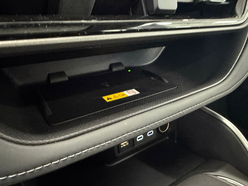2025 Toyota Highlander XLE AWD in Cowansville, Quebec - 30 - w1024h768px