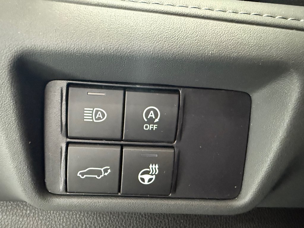 2025 Toyota Highlander XLE AWD in Cowansville, Quebec - 26 - w1024h768px