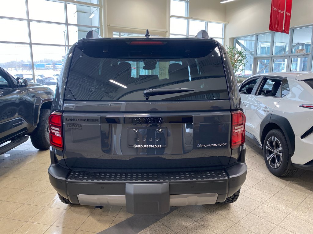 Toyota Land Cruiser Premium 2025 à Cowansville, Québec - 4 - w1024h768px