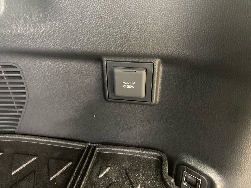 Toyota Land Cruiser Premium 2025 à Cowansville, Québec - 8 - w1024h768px