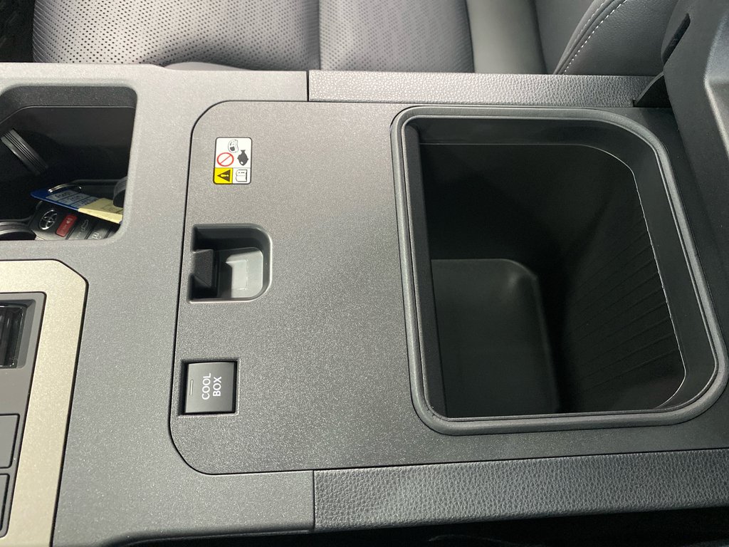 Toyota Land Cruiser Premium 2025 à Cowansville, Québec - 21 - w1024h768px