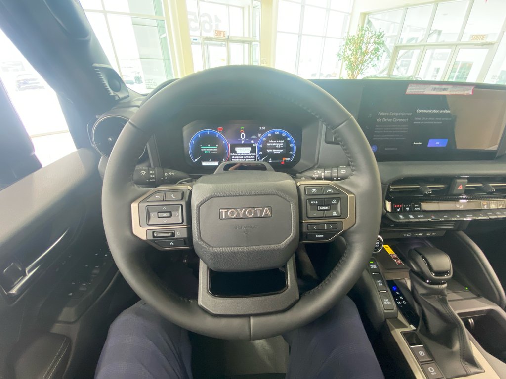 Toyota Land Cruiser Premium 2025 à Cowansville, Québec - 12 - w1024h768px