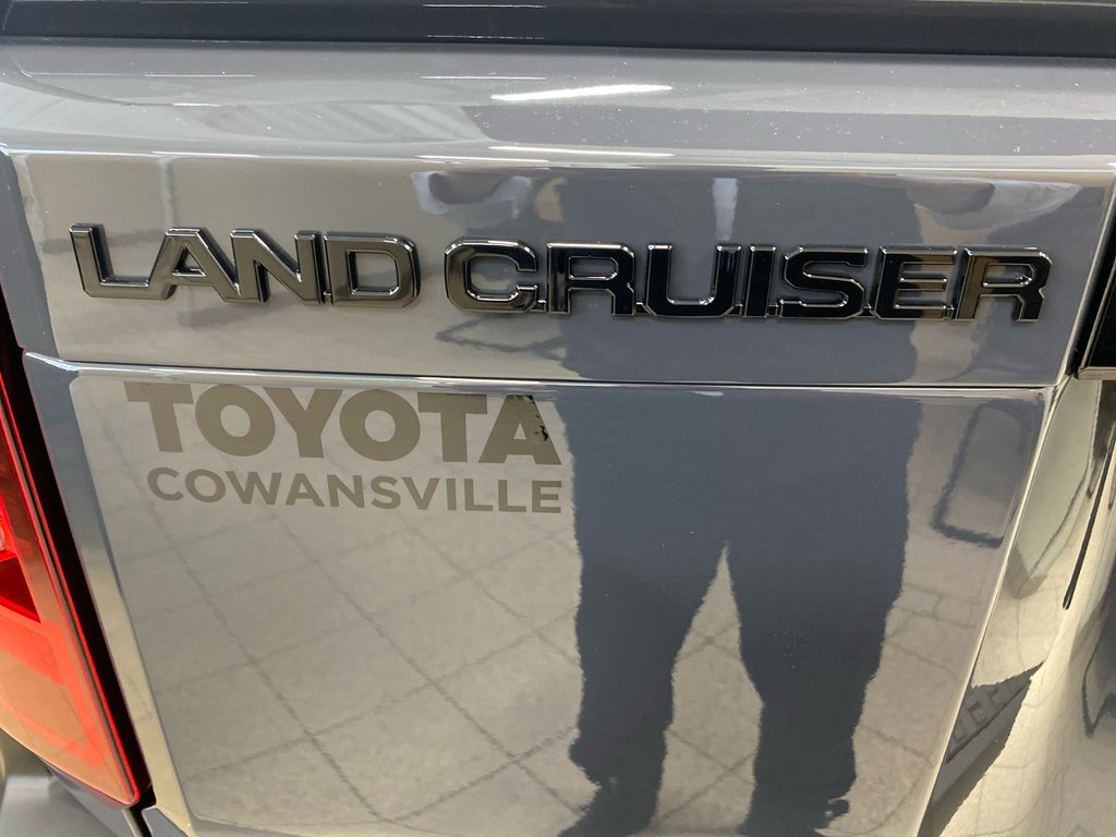Toyota Land Cruiser Premium 2025 à Cowansville, Québec - 27 - w1024h768px