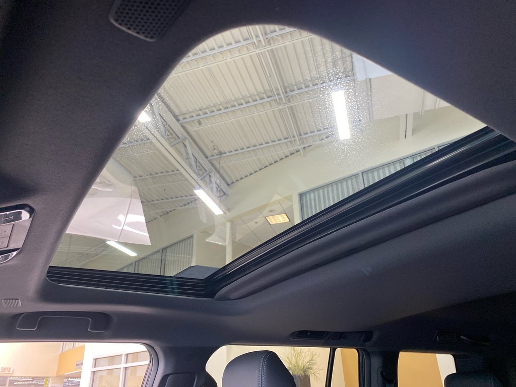 Toyota Land Cruiser Premium 2025 à Cowansville, Québec - 24 - w1024h768px