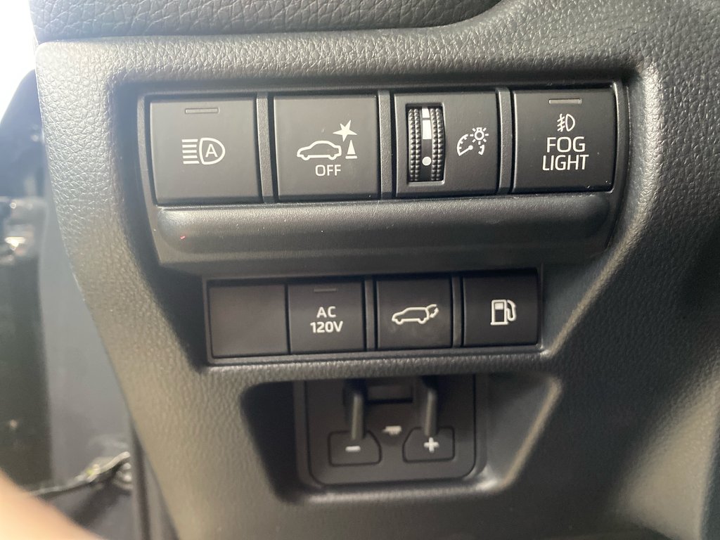 Toyota Land Cruiser Premium 2025 à Cowansville, Québec - 11 - w1024h768px