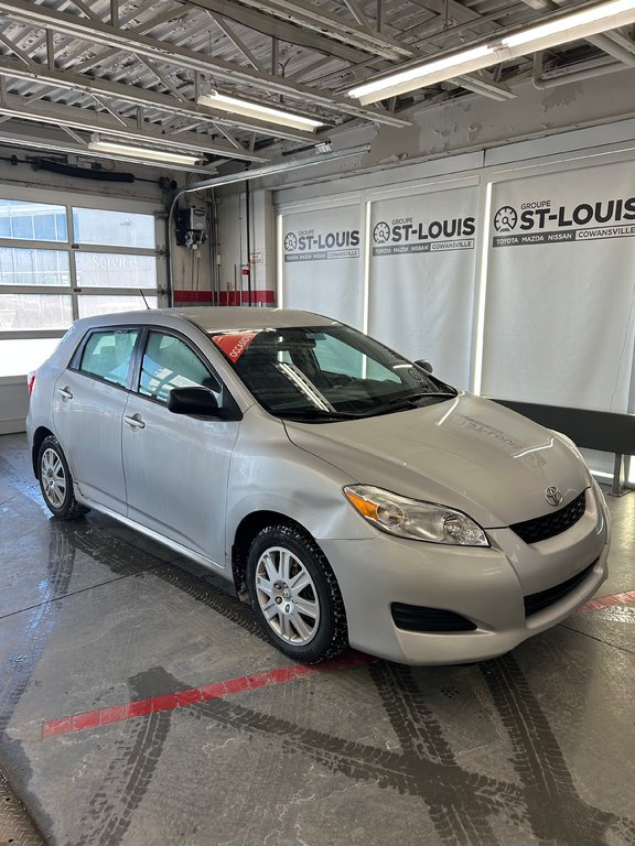 Toyota Matrix AC / Vitres électriques 2011 à Cowansville, Québec - 13 - w1024h768px