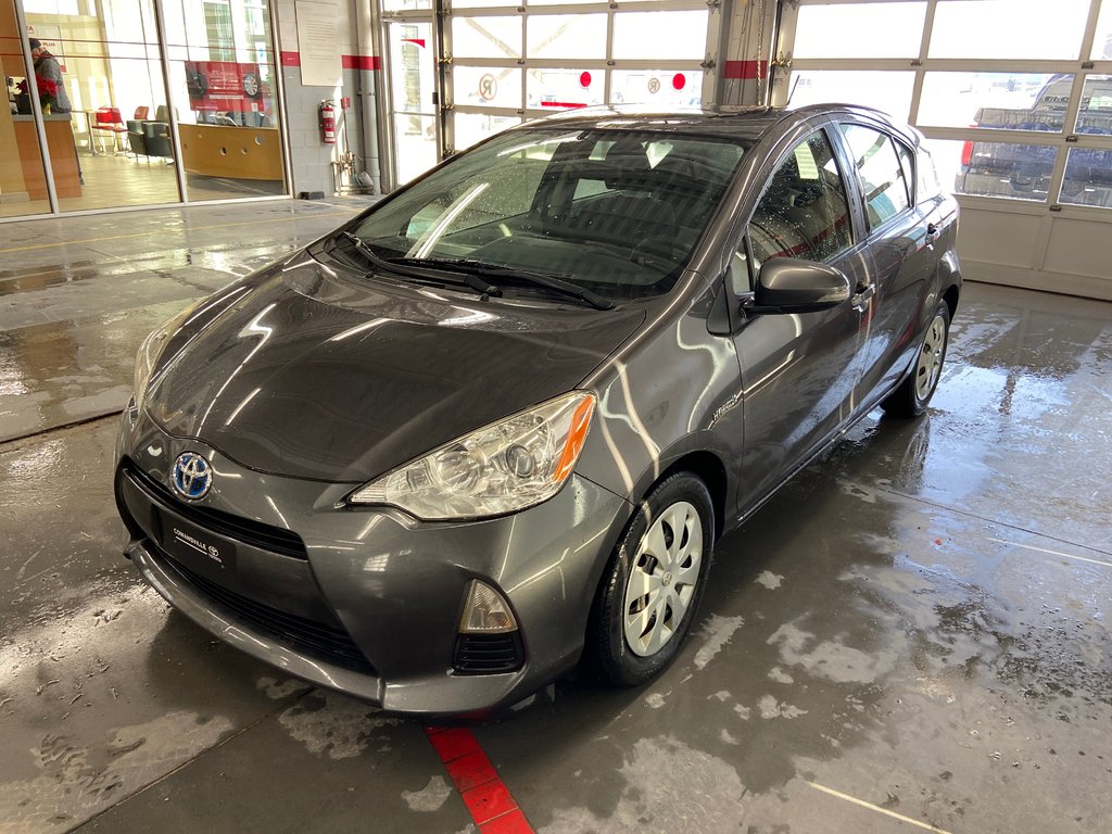 2014 Toyota Prius c BASE in Cowansville, Quebec - 12 - w1024h768px