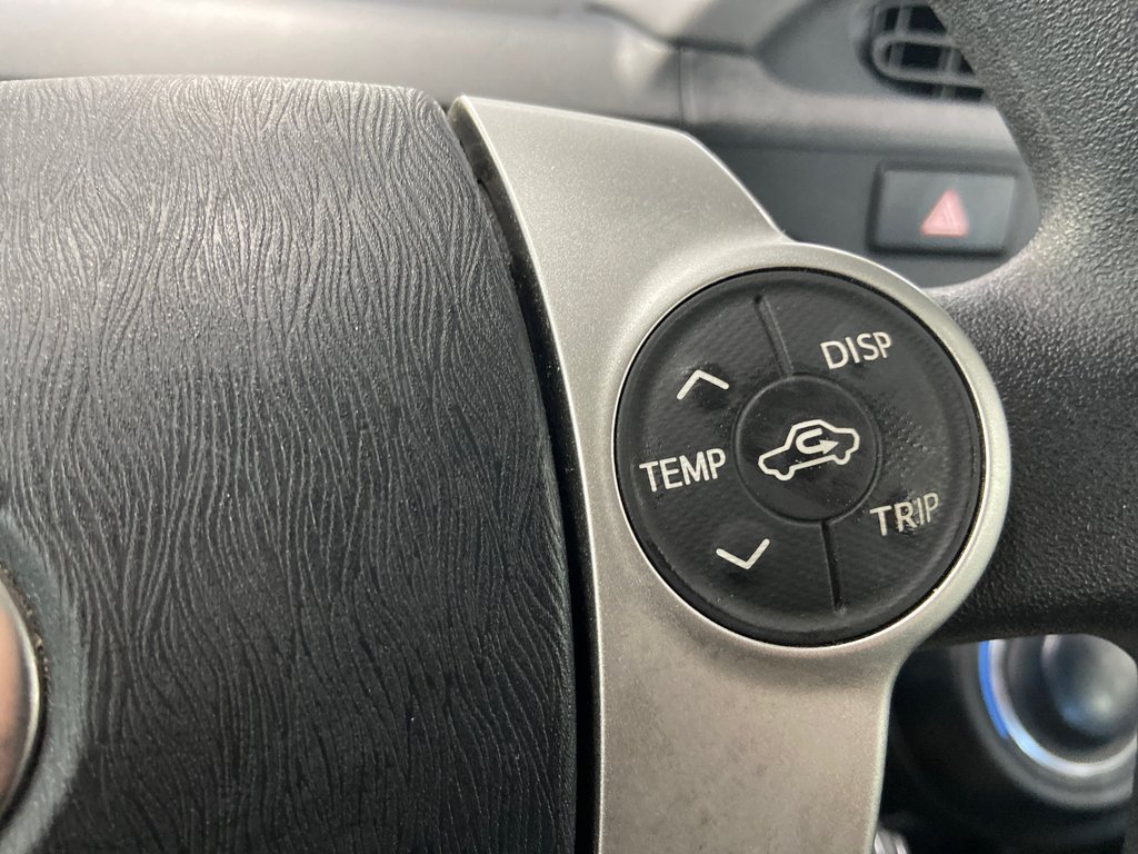 2014 Toyota Prius c BASE in Cowansville, Quebec - 35 - w1024h768px
