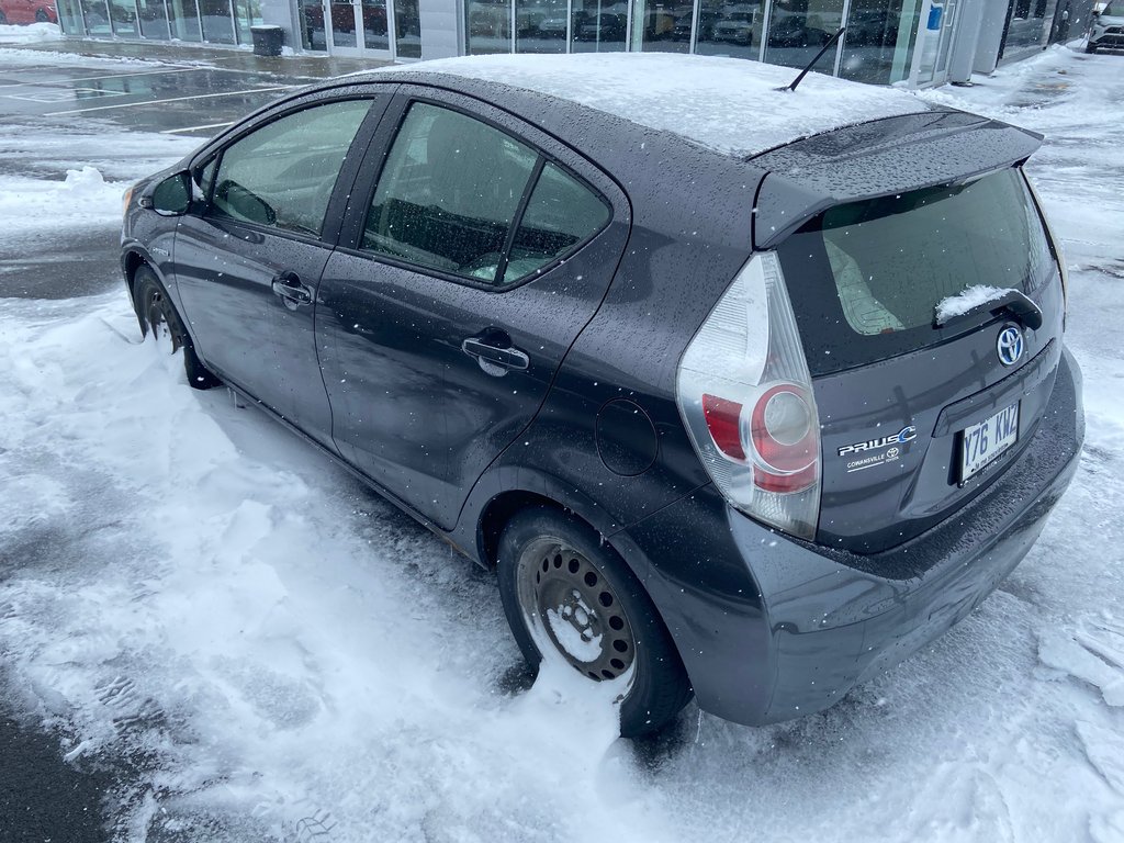 Toyota Prius c  2014 à Cowansville, Québec - 4 - w1024h768px