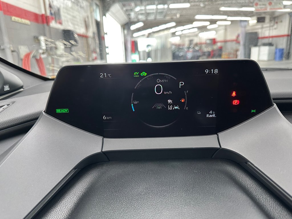 Toyota Prius Plug-in Hybrid  2025 à Cowansville, Québec - 26 - w1024h768px