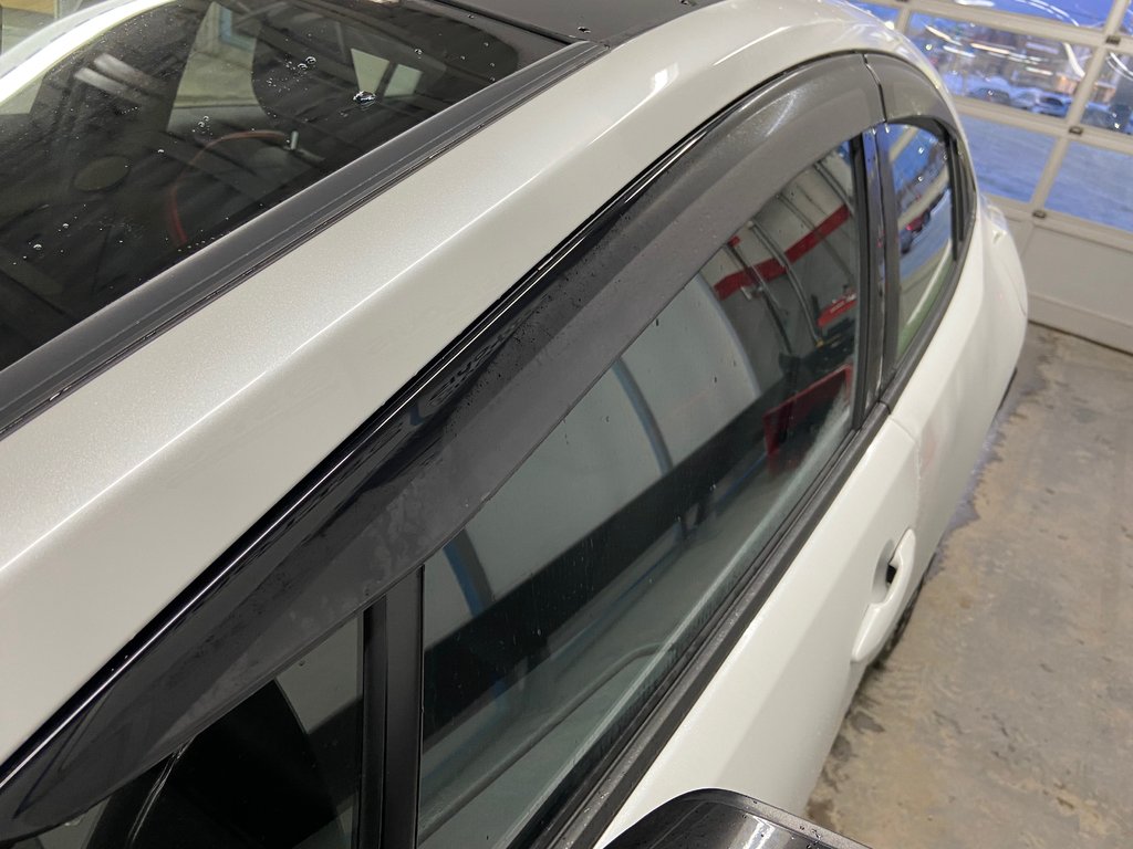 Toyota Prius Plug-In Hybrid XSE Premium 2025 à Cowansville, Québec - 22 - w1024h768px