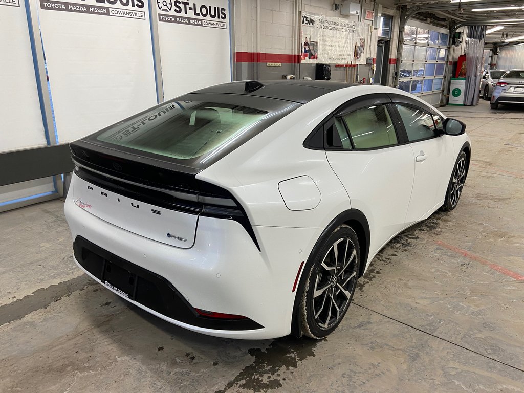 Toyota Prius Plug-In Hybrid XSE Premium 2025 à Cowansville, Québec - 3 - w1024h768px