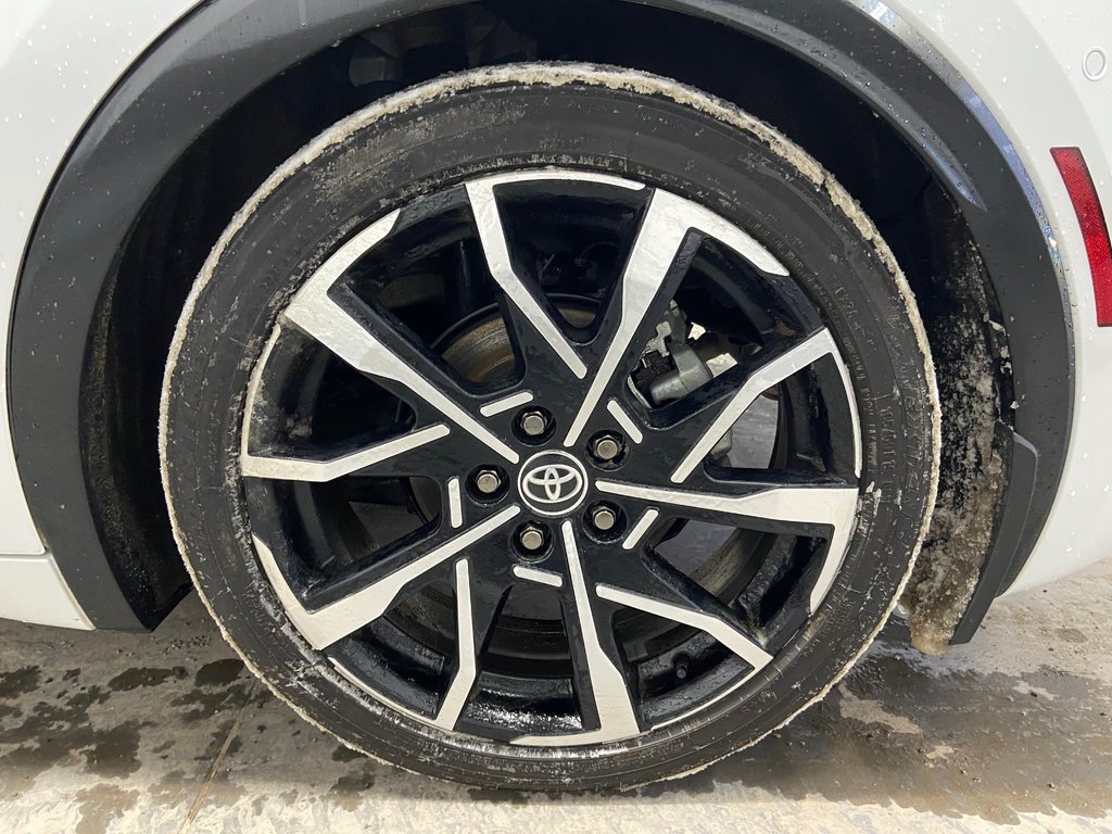 Toyota Prius Plug-In Hybrid XSE Premium 2025 à Cowansville, Québec - 7 - w1024h768px