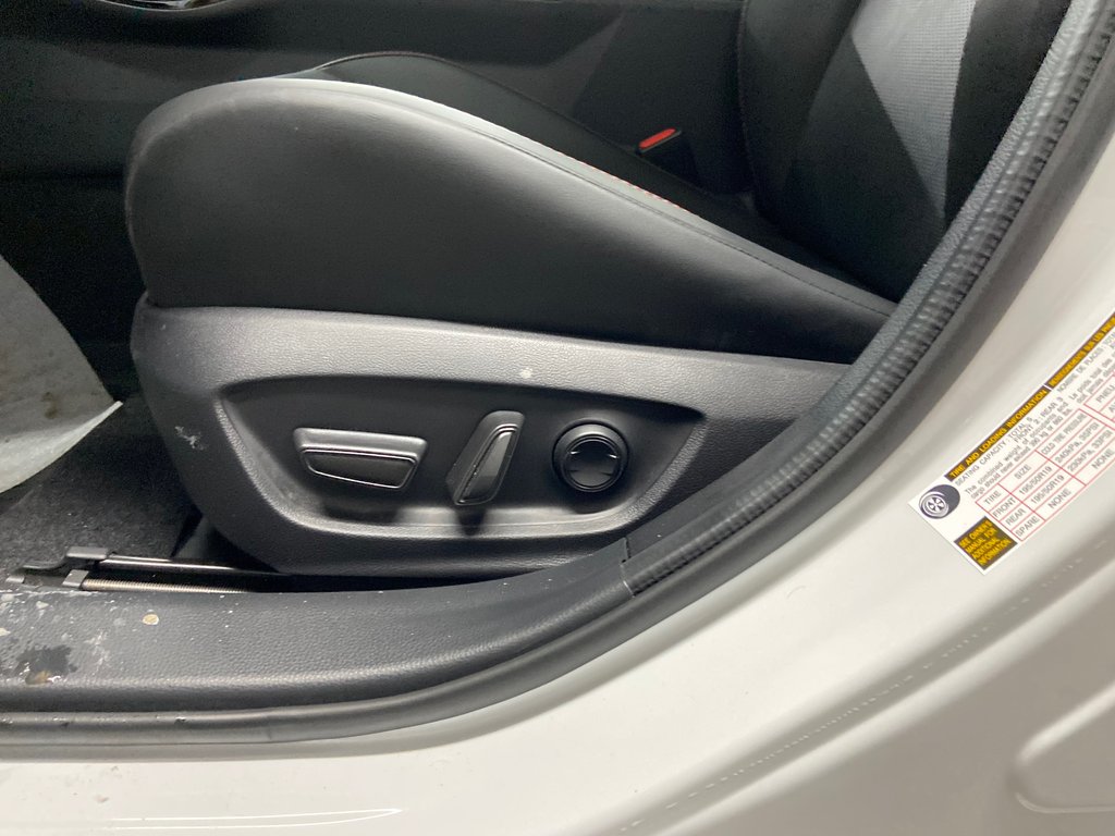 Toyota Prius Plug-In Hybrid XSE Premium 2025 à Cowansville, Québec - 24 - w1024h768px