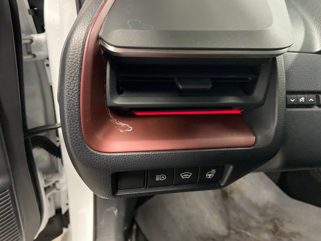 Toyota Prius Plug-In Hybrid XSE Premium 2025 à Cowansville, Québec - 25 - w1024h768px