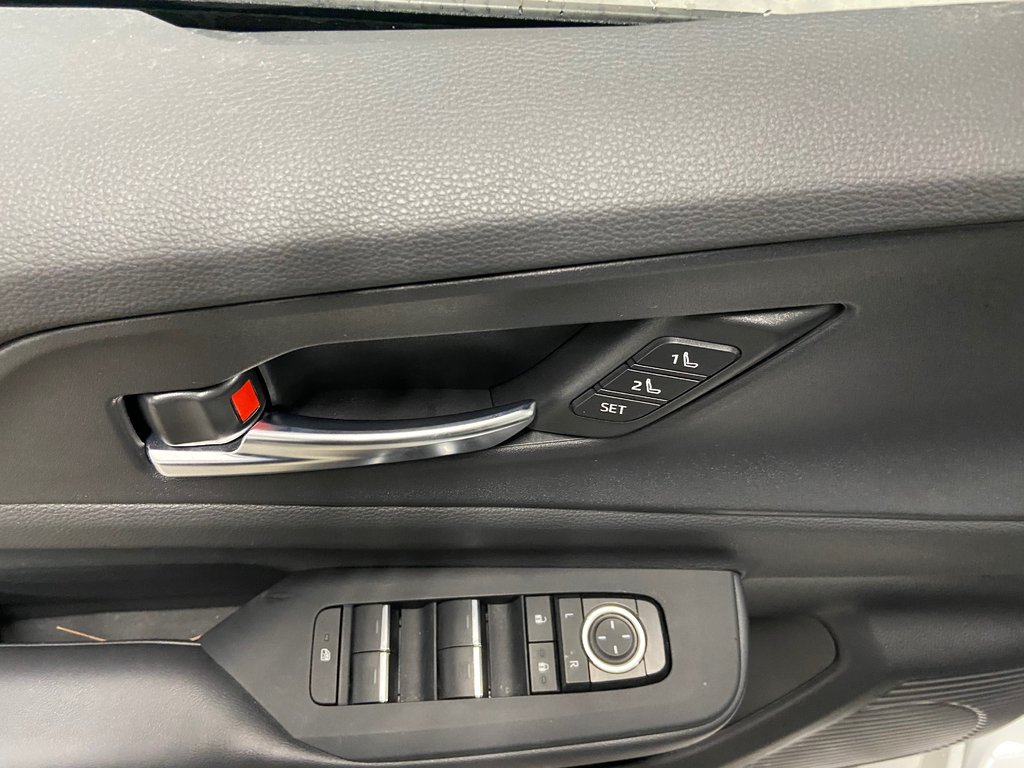 Toyota Prius Plug-In Hybrid XSE Premium 2025 à Cowansville, Québec - 23 - w1024h768px