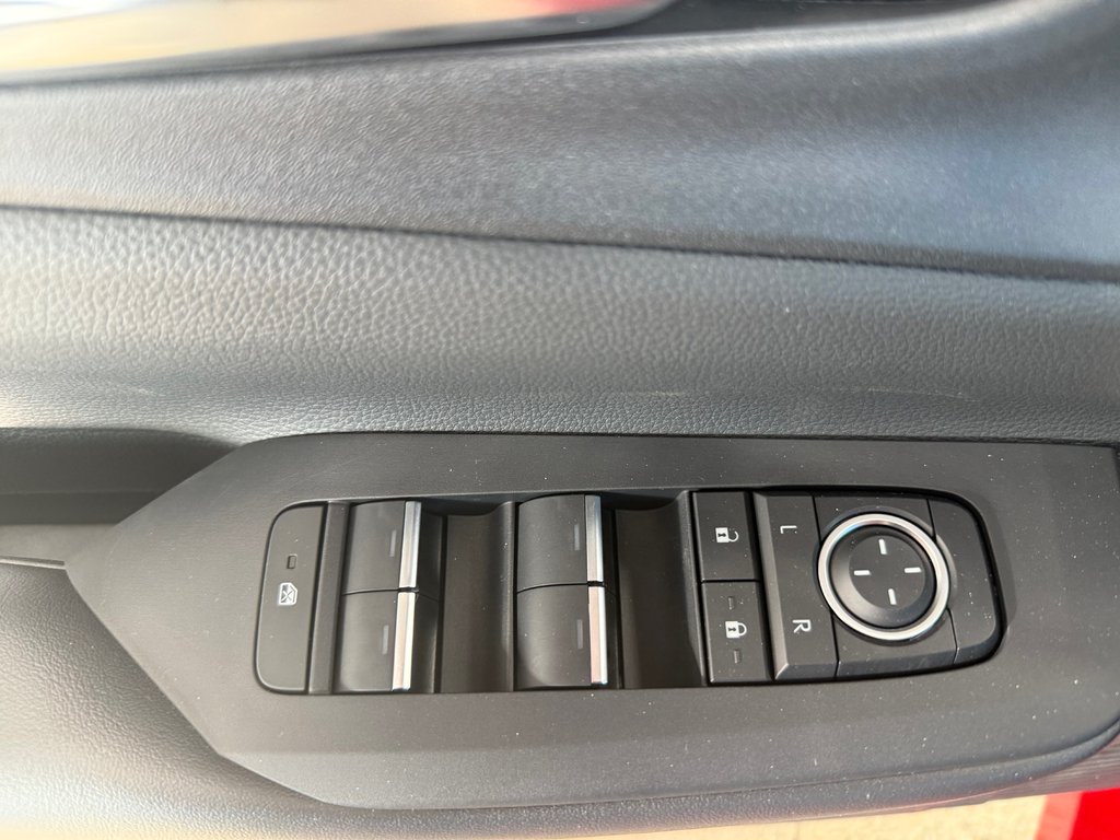 2026 Toyota Prius Plug-In Hybrid XSE Prime in Cowansville, Quebec - 15 - w1024h768px